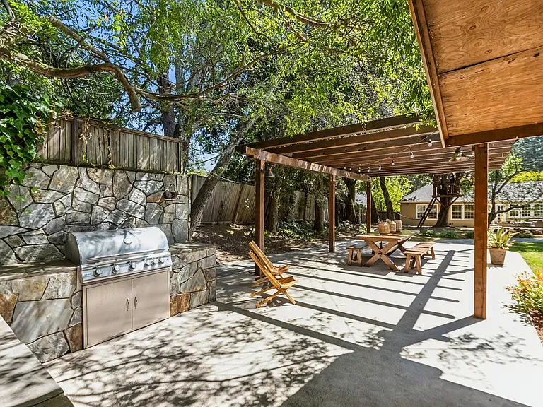 1156 Butterfield Rd — Photo 59