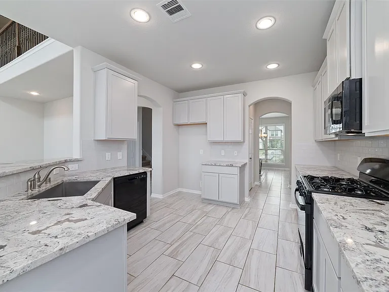18511 Grand Spanish Oak Ct — Photo 7
