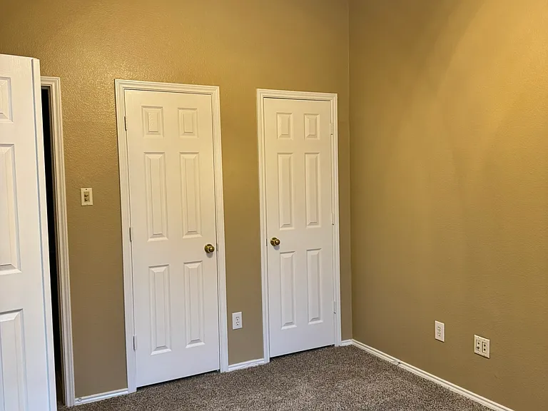 304 Patricia Ln — Photo 17