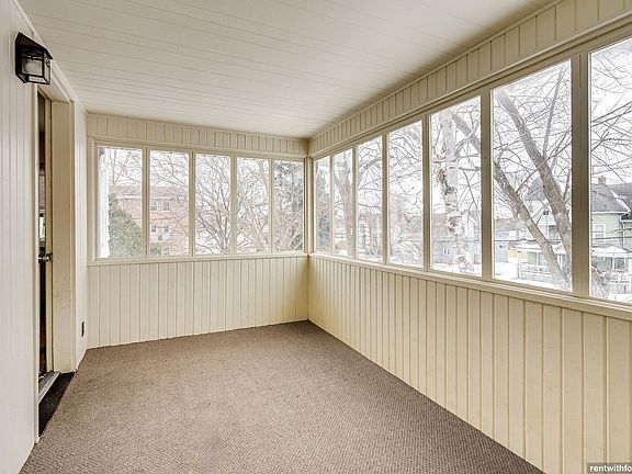 3rd image of 536 Algoma Blvd APT A