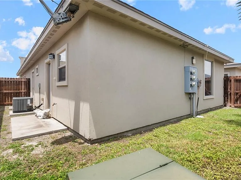 2126 Taxco Ct #4 — Photo 4
