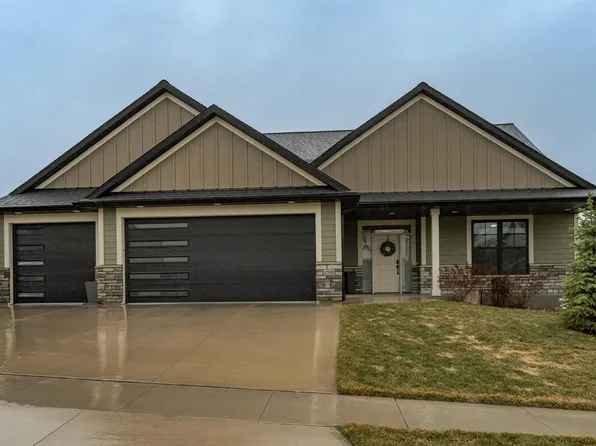 2108 Whitlee Ln SW, Rochester, MN 55902