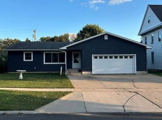 608 Oak St, Osage, IA 50461