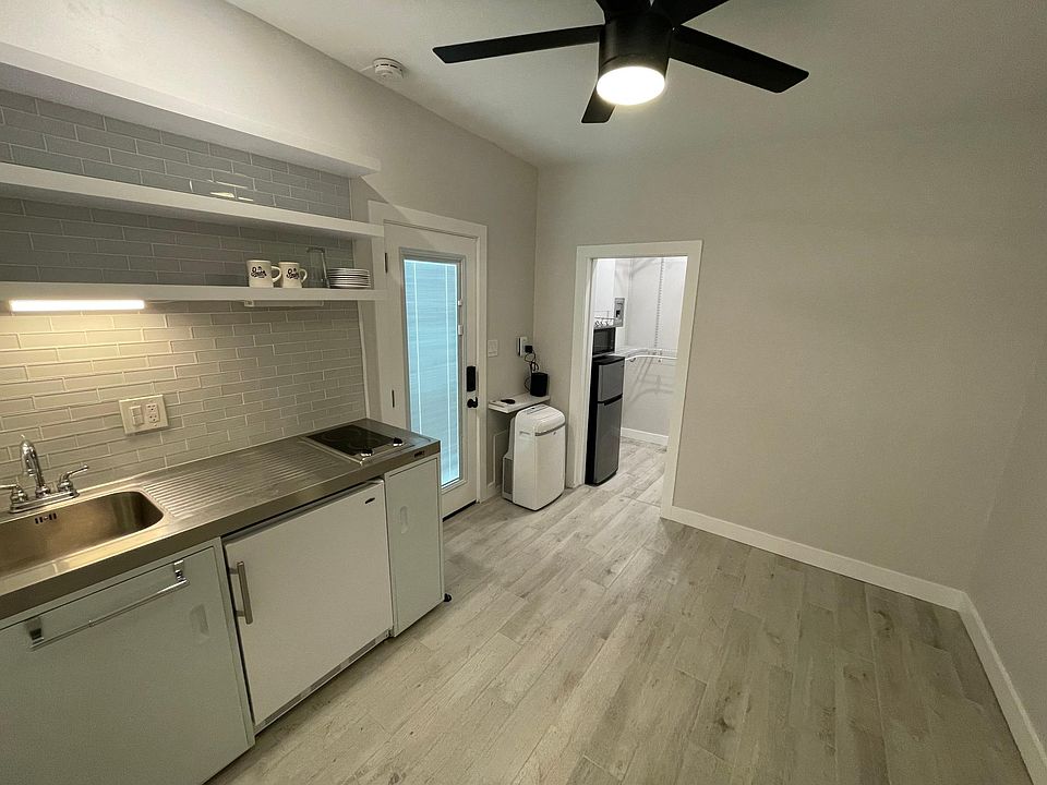 1st image of 2306 32nd St