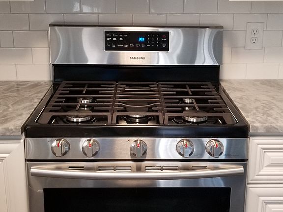 Samsung Conv. Oven w/Micro
