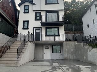 810 Van Duzer St, Staten Island, NY 10304