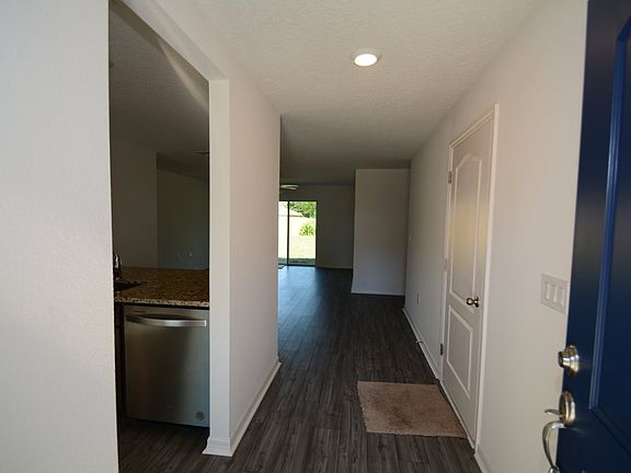 4th image of 134 Persimmon Dr