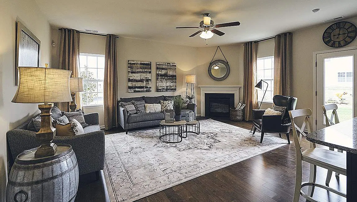 4 bed, 2546 sqft, $2,100 — Photo 2
