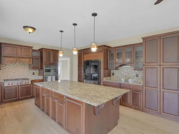 9223 W Wyndham Hills COURT, Franklin, WI 53132