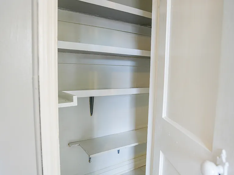 833 E Cold Spring Ln — Photo 9