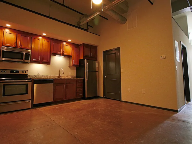 Main 2323 — Photo 13