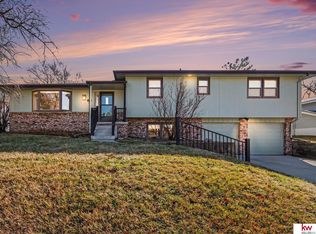 3937 N 95th St, Omaha, NE 68134