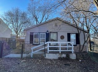 1016 S Woodbury St, Independence, MO 64050