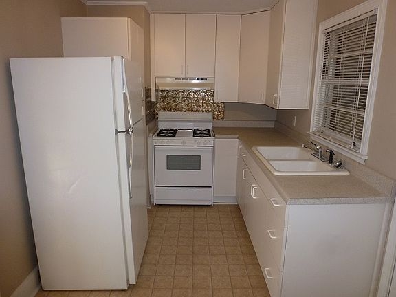 4th image of 712 Finley Rd