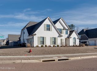 456 Charleston Cv, Hernando, MS 38632