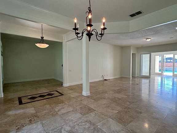5th image of 1351 Glenwick Dr