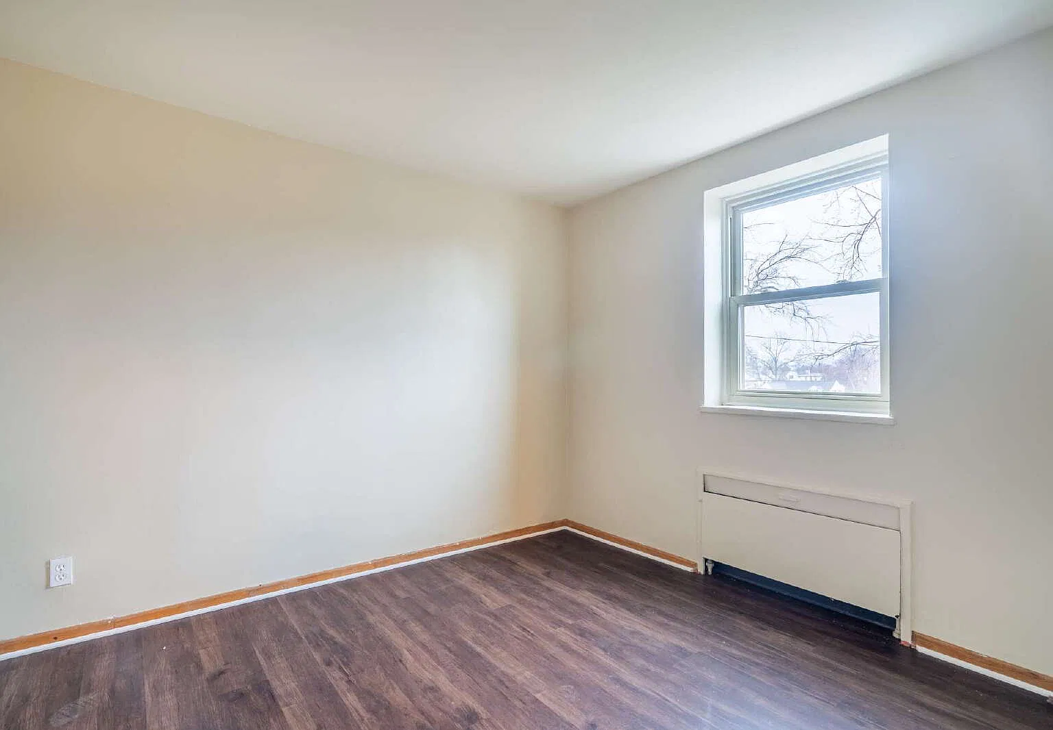 2 bed, 1.0 bath, 725 sqft, $1,250 — Photo 3