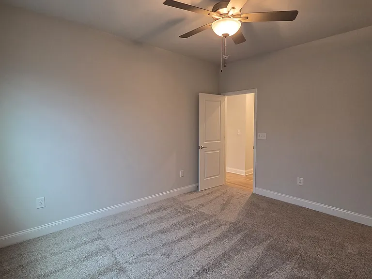 521 Elkwood Ln — Photo 29