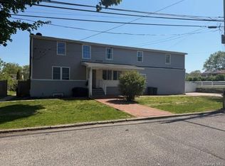 2 Date St, Central Islip, NY 11722