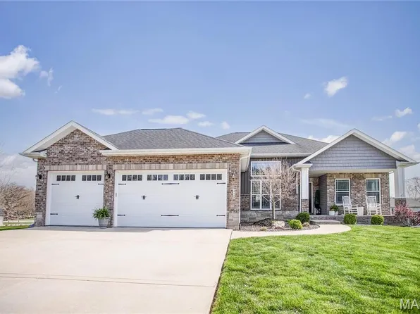 428 Briar Creek Rd, Troy, IL 62294