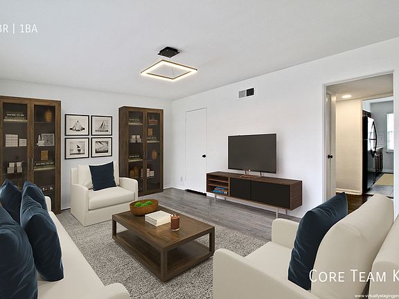 2nd image of 1015 W 41st Pl #1004-2