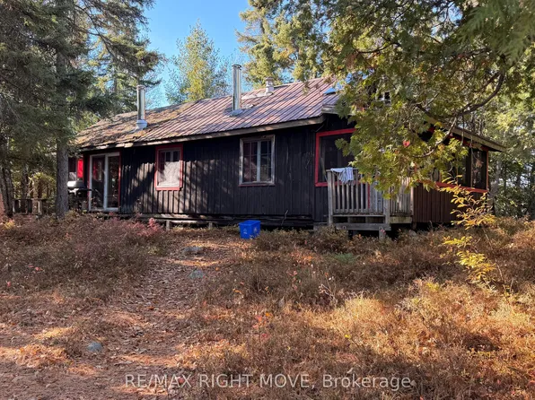 12 Lake St, Mattawa, ON P0H 1V0