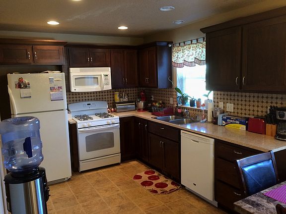 4th image of 4125 NE 54th St