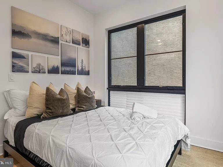 416 W Girard Ave #2 — Photo 14