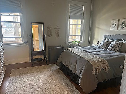 3rd image of 2421 23rd St #1