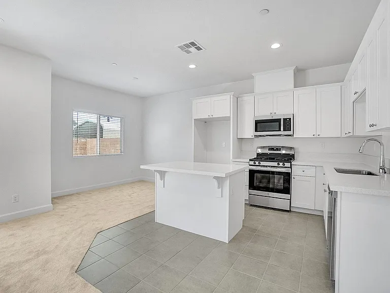 15395 Lotus Cir — Photo 9