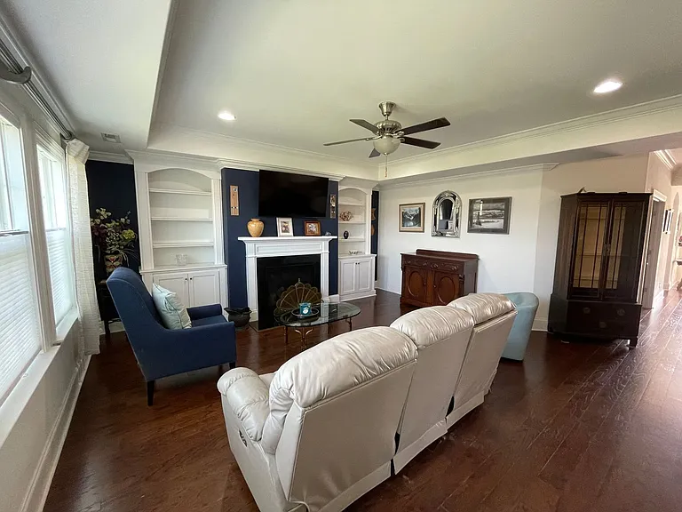 1351 Ogelthorp Dr NW — Photo 3
