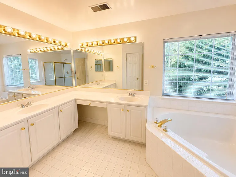 8646 Royal Worcester Ln — Photo 19