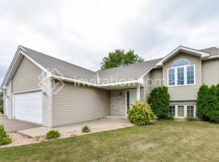109 Sunrise Heights Cir, Buffalo, MN 55313