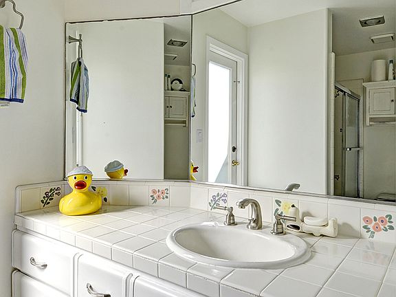 5th image of 2425 Park Ave