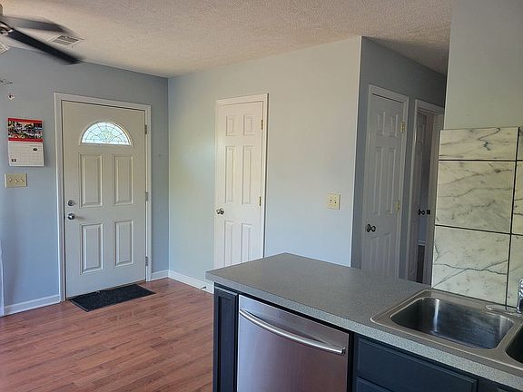 3rd image of 1040 Burr Avenue