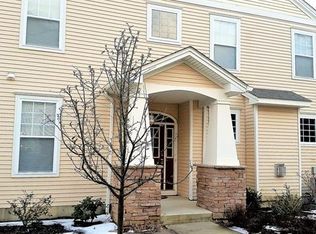 11 Cornwall Ln, Middletown, NY 10940