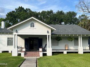 213 S Main St, Breaux Bridge, LA 70517