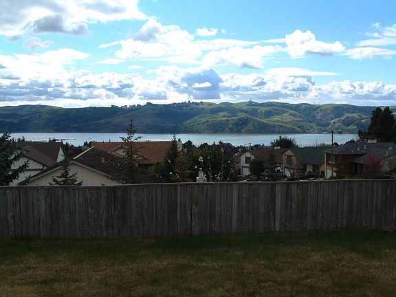 3rd image of 420 Canyon Ct
