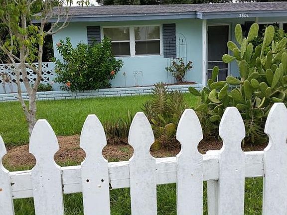 2nd image of 3800 Belmont Blvd