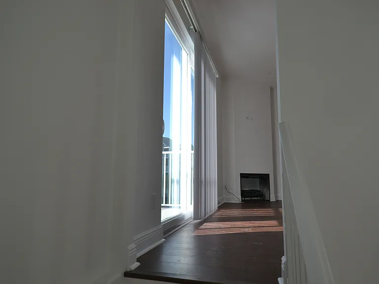 5728 Biscayne Ct — Photo 3
