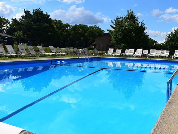 Thorn Run Resort Style Pool!