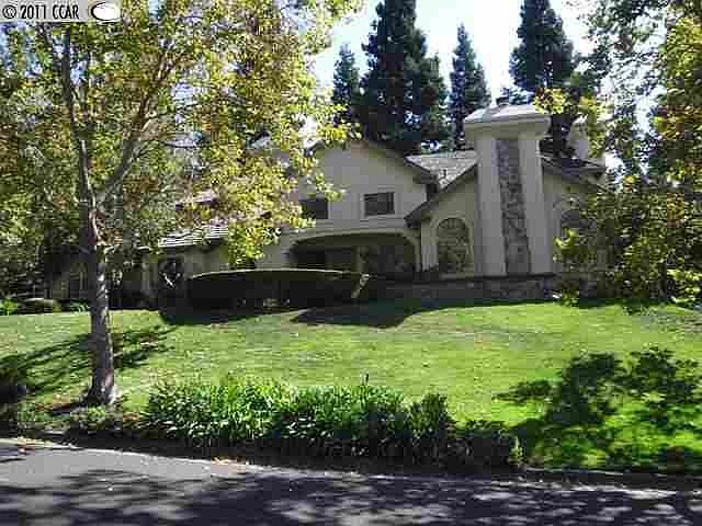 1st image of 30 Magnolia Pl