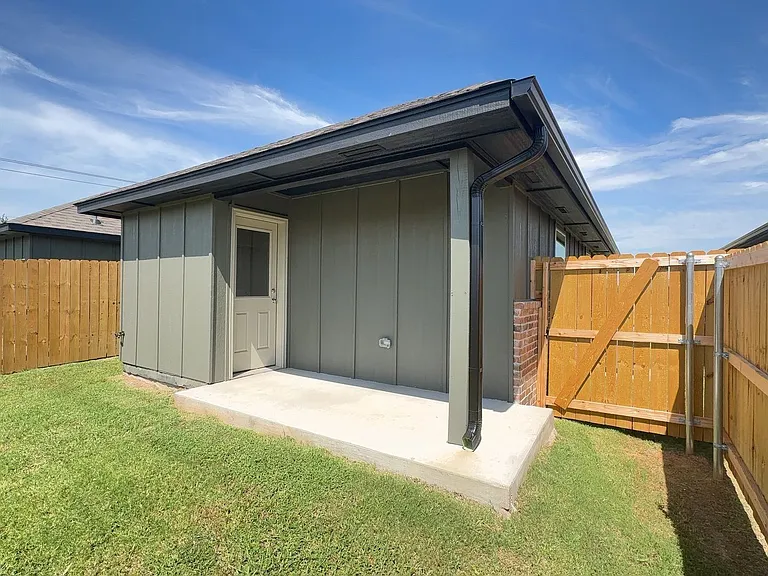11517 University Dr — Photo 21