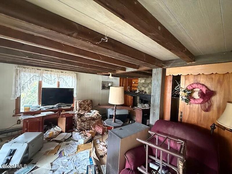4th image of 233 Keefe Road
