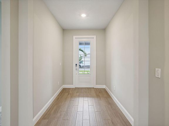 3rd image of 6481 NW Cloverdale Avenue
