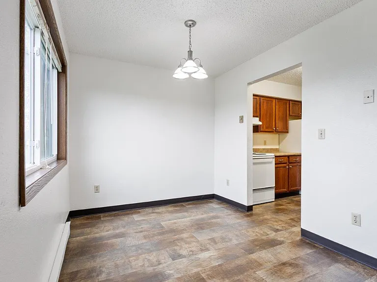 Huron Apartments — Photo 8