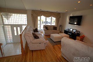4th image of 13 Barry Park Ct
