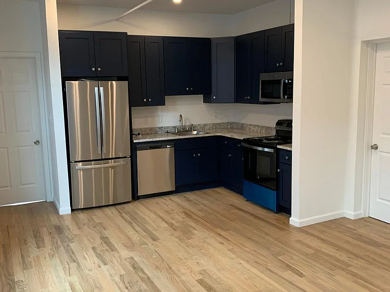 123 N High St #1-2 — Photo 17