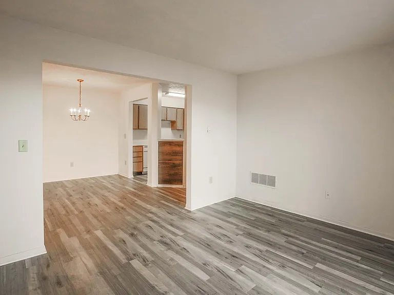 Port Crossing Apartments — Photo 66