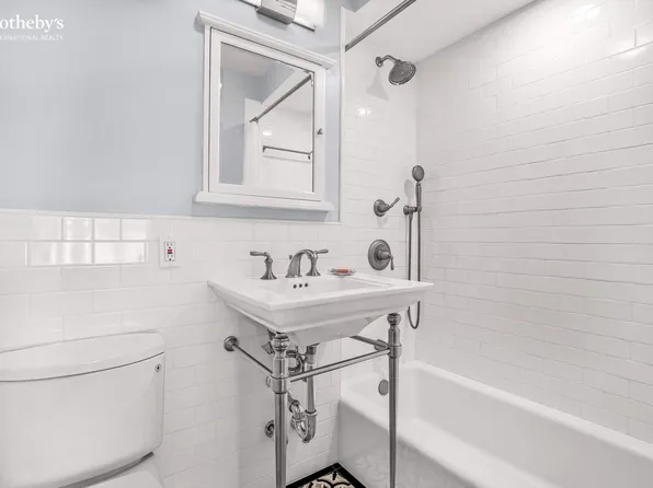 515 East 85th Street image 9 of 10